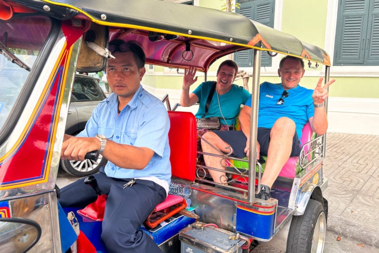 private bangkok romantic evening tour by tuktuk
